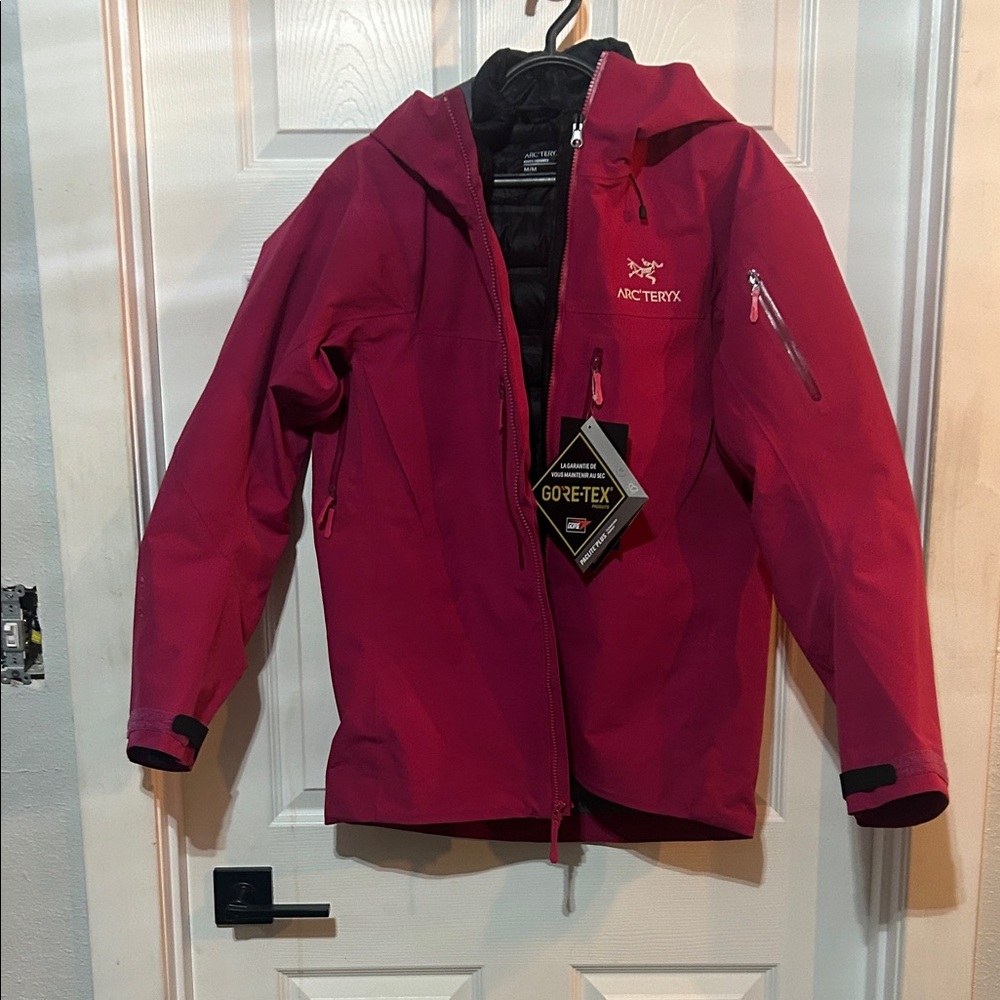 Arc'teryx men’s (unisex) Insulated jacket; shell and detachable puffer liner.
